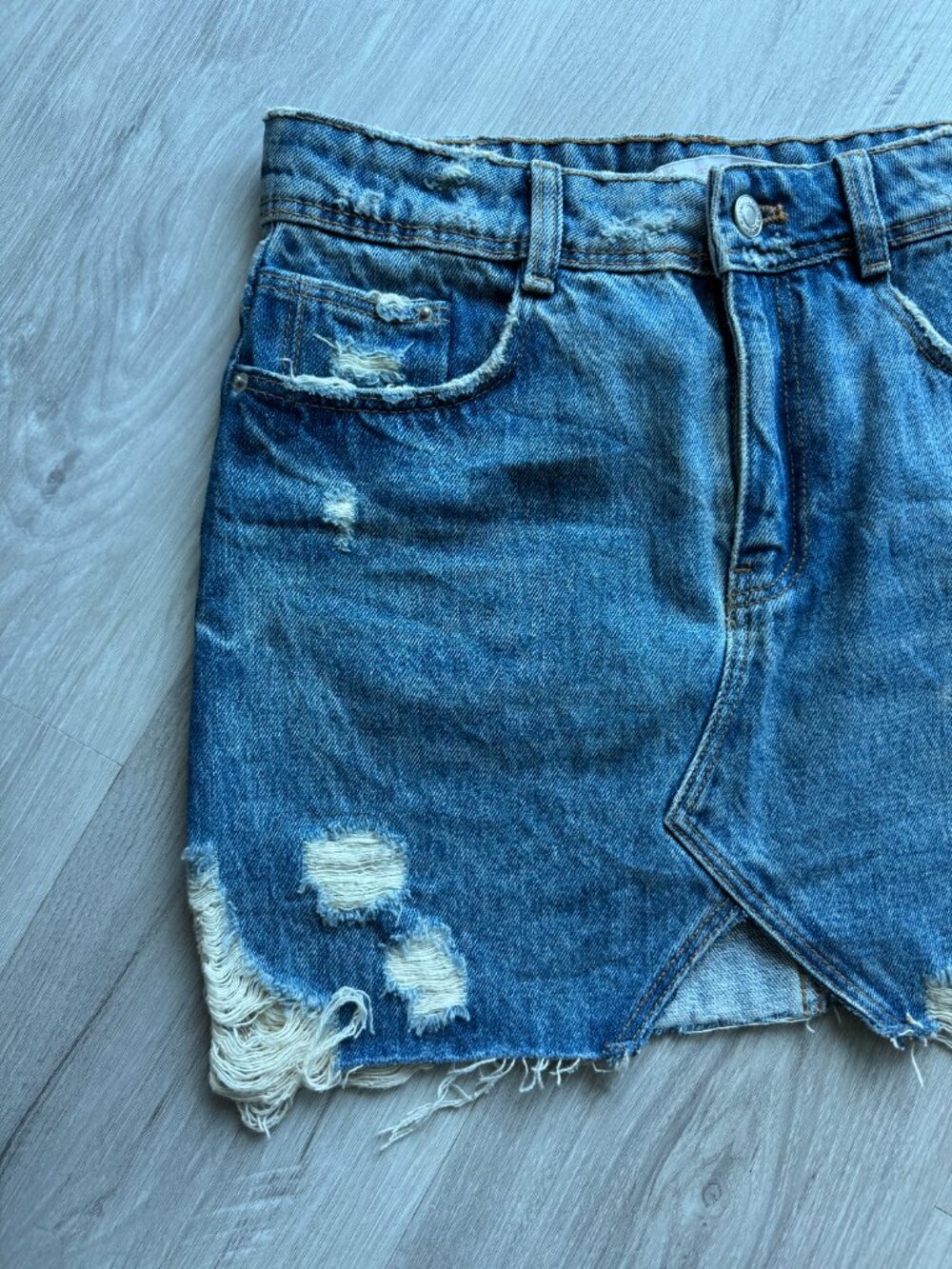 Zara distressed denim mini skirt – size XS - Picture 9 of 16